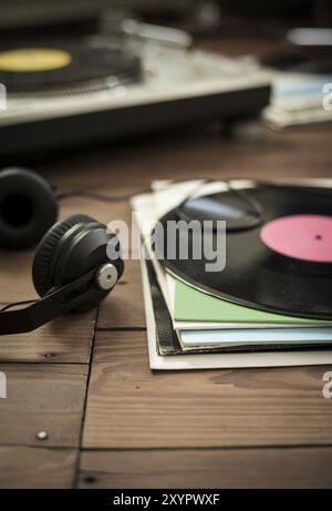 Lettore di dischi, vinile, cuffie Foto Stock