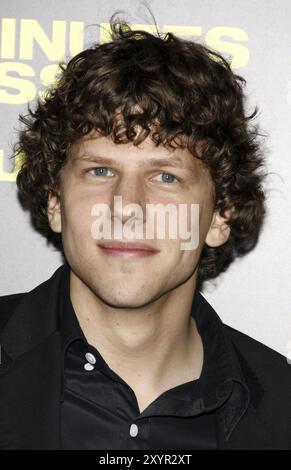 Jesse Eisenberg alla prima di Los Angeles di 30 Minutes or Less tenutasi al Mann Village Theater di Los Angeles, USA l'8 agosto 2011 Foto Stock