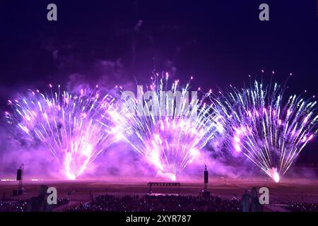 Pyronale a Berlino EINE MILLION MINUTEN Pyronale Feuerwerk am Maifeld Pyronale a Berlino am Maifeld a Berlino, AM 30.08.2024 *** Pyronale a Berlino UN MILIONE DI MINUTI Pyronale fuochi d'artificio a Maifeld Pyronale a Berlino a Maifeld a Berlino, il 30 08 2024 Photopress Mueller Foto Stock