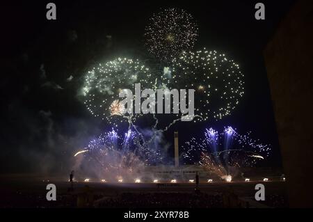Pyronale a Berlino EINE MILLION MINUTEN Pyronale Feuerwerk am Maifeld Pyronale a Berlino am Maifeld a Berlino, AM 30.08.2024 *** Pyronale a Berlino UN MILIONE DI MINUTI Pyronale fuochi d'artificio a Maifeld Pyronale a Berlino a Maifeld a Berlino, il 30 08 2024 Photopress Mueller Foto Stock