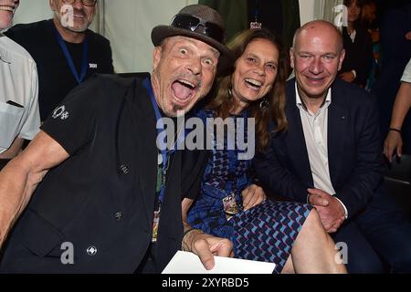 Pyronale a Berlino EINE MILLION MINUTEN Rudolph Schenker, Sarah Wiener in der Jury mit Kai Wegner, CDU Pyronale a Berlino am Maifeld a Berlino, AM 30.08.2024 *** Pyronale a Berlino EINE MILLION MINUTEN Rudolph Schenker, Sarah Wiener nella giuria con Kai Wegner, CDU Pyronale a Berlino a Maifeld a Berlino, il 30 08 2024 Photopress Mueller Foto Stock