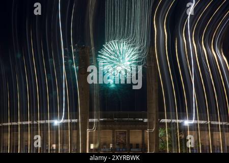 Pyronale, Feuerwerke auf dem Maifeld am Olympiastadion, Berlino, 30.08.2024 Feuerwerk hinter den Olympischen Ringen bei der Pyronale auf dem Maifeld am Olympiastadion, Berlino, 30.08.2024 Hinweis: das foto wurde per Langzeitbelichtung aufgenommen. Berlin Maifeld am Olympiastadion *** Pyronale, fuochi d'artificio sulla Maifeld allo Stadio Olimpico di Berlino, 30 08 2024 fuochi d'artificio dietro gli anelli olimpici al Pyronale sul Maifeld allo Stadio Olimpico di Berlino, 30 08 2024 Nota la foto è stata scattata da Long Exposure Berlin Maifeld allo Stadio Olimpico Copyright: XBenxKriemannx Foto Stock