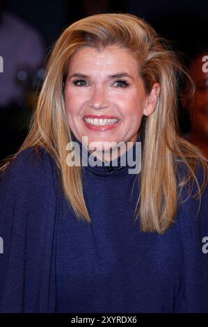 Anke Engelke bei der Aufzeichnung der NDR Talk Show im NDR Fernsehstudio Lokstedt. Amburgo, 30.08.2024 *** Anke Engelke alla registrazione del talk show NDR nello studio televisivo NDR Lokstedt Hamburg, 30 08 2024 foto:xH.xHartmannx/xFuturexImagex ndr talk3008 4863 Foto Stock