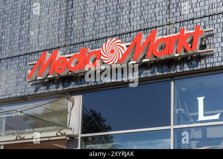 Primo piano del logo MediaMarkt sull'edificio di Cracovia, Polonia. Foto Stock