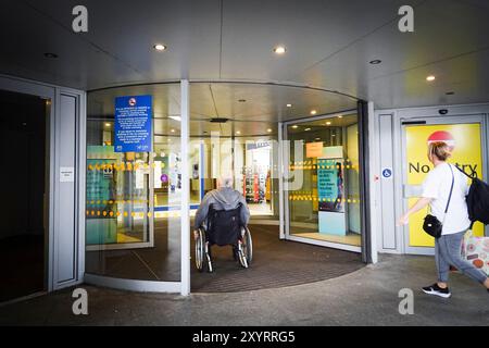 Ingresso principale al Queen Elizabeth University Hospital di Glasgow Foto Stock