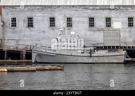 La nave della baia di Rudyerd per il team SEAPRO Oil Spill Response è attraccata vicino a Ketchikan, Alaska, USA Foto Stock