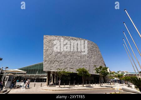Alexandria Bibliotheca, commemorazione dell'edificio moderno dell'antica "Biblioteca di Alessandria", in centro sul mare, Alessandria, Egitto, Nord Africa, Africa Foto Stock