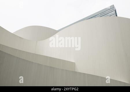 Schauspielhaus e Dreischeibenhaus, Duesseldorf, Renania settentrionale-Vestfalia, Germania, Europa Foto Stock