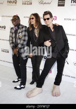 Randy Jackson, Steven Tyler e Jim Carrey al ventunesimo Annual Elton John AIDS Foundation Academy Awards Viewing Party tenutosi al Pacific Design Cente Foto Stock