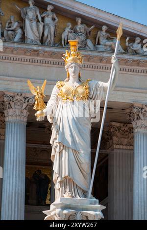 Statua della dea Pallade Atena, Vienna, Austria, Europa Foto Stock