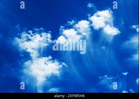 Cirrocumulus piccolo pastore cloud oltre l'atlantico Foto Stock