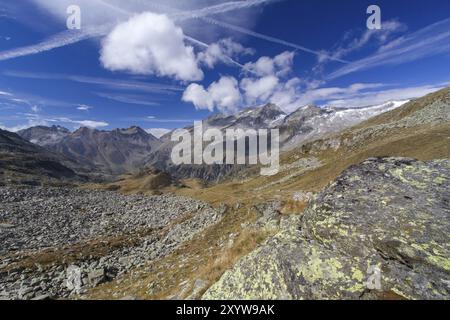 Panorama durante le escursioni in montagna in alto Adige, Italia, Europa Foto Stock