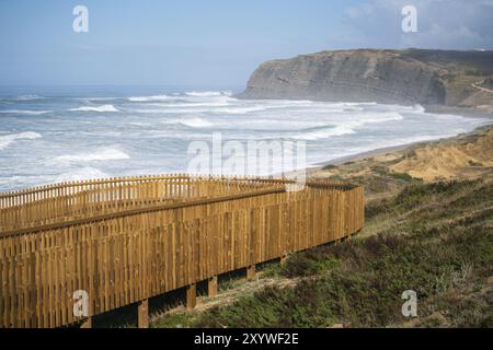 Spiaggia di Praia Azul a Torres Vedras, Portogallo, Europa Foto Stock