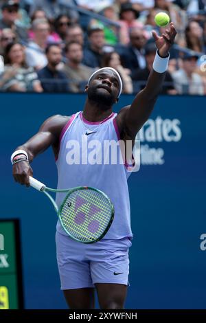 New York, Etats Unis. 30 agosto 2024. Frances Tiafoe degli Stati Uniti durante il torneo di tennis del grande Slam degli US Open 2024 il 30 agosto 2024 presso l'USTA Billie Jean King National Tennis Center di Queens, New York, Stati Uniti - foto Jean Catuffe/DPPI Credit: DPPI Media/Alamy Live News Foto Stock