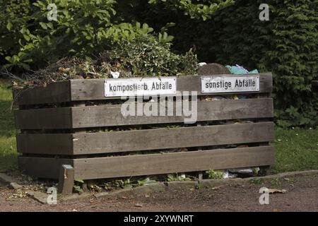 Rifiuti del cimitero Foto Stock