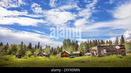 Williams Lake della Columbia britannica in Canada il 13 giugno 2018 azienda abbandonata su Dugan Lago Foto Stock