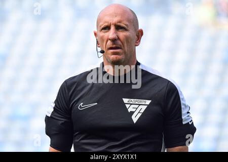 Coventry, Regno Unito. 31 agosto 2024. Arbitro Andy Davies durante la partita per il titolo EFL tra Coventry City FC e Norwich City FC alla Coventry Building Society Arena, Coventry, Inghilterra, Regno Unito il 31 agosto 2024 Credit: Every Second Media/Alamy Live News Foto Stock