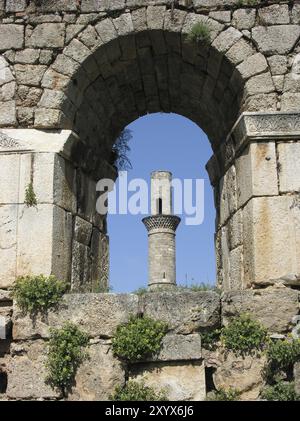 Il minareto demolito, Kesik Minare, ad Antalya Foto Stock