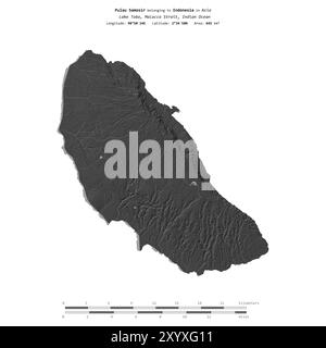 Pulau Samosir nel lago Toba, appartenente all'Indonesia, isolato su una mappa di elevazione a due livelli, con scala di distanza Foto Stock