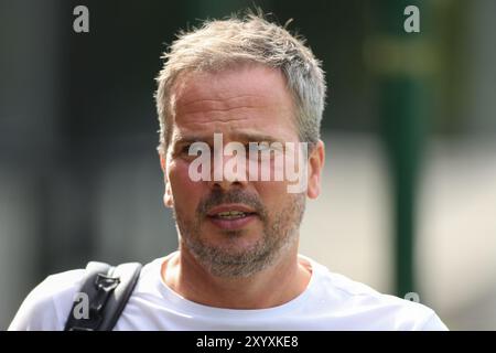 Sunderland, Regno Unito. 31 agosto 2024. Il manager dei Barrow Stephen Clemence durante la partita del Campionato Sky Bet tra Sunderland e Burnley allo Stadio della luce di Sunderland, sabato 31 agosto 2024. (Foto: Michael driver | mi News) crediti: MI News & Sport /Alamy Live News Foto Stock