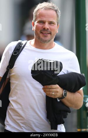 Sunderland, Regno Unito. 31 agosto 2024. Il manager dei Barrow Stephen Clemence durante la partita del Campionato Sky Bet tra Sunderland e Burnley allo Stadio della luce di Sunderland, sabato 31 agosto 2024. (Foto: Michael driver | mi News) crediti: MI News & Sport /Alamy Live News Foto Stock