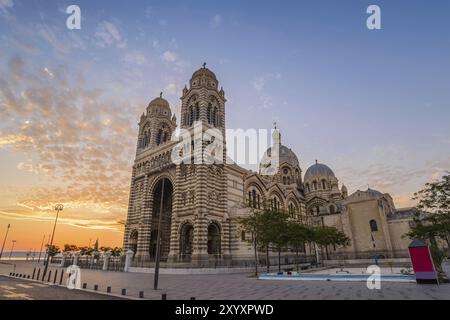 Cattedrale di Marsiglia al tramonto, Marsiglia, Francia, Europa Foto Stock