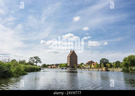 Vista sul Peene fino alla città di Loitz Foto Stock