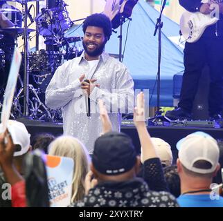 Agosto 30 2024 Khalid si esibisce al Today Show Citi Concert Series al Rockefeller Plaza di New York. 30 agosto 2024 RW/Mediapunch Foto Stock