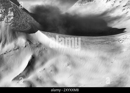 Tre sciatori nella valle di Stuor Reaiddavaggi, Kebnekaisefjaell, Norrbotten, Lapponia, Svezia, marzo 2013, Europa Foto Stock