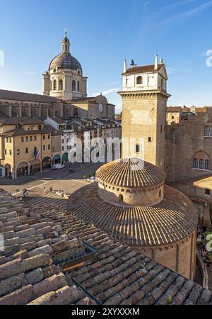 Piazza delle Erbe, Mantova, Mantova, Italia, Europa Foto Stock