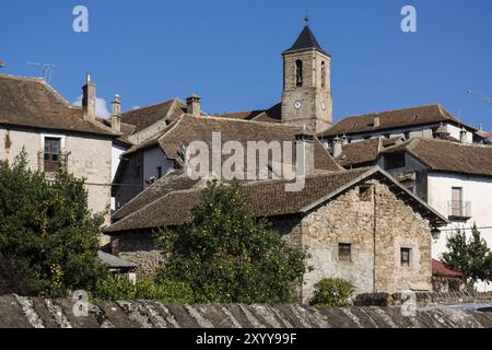 Iglesia de San Martin de Hecho, siglo XIX, valle de Hecho, pirineo aragones, Huesca, Spagna, Europa Foto Stock