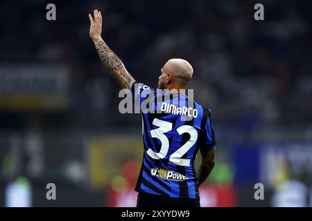 Milano, Italia. 30 agosto 2024. Federico Dimarco del FC Internazionale gesti durante la partita di calcio di serie A tra FC Internazionale e Atalanta BC allo Stadio Giuseppe Meazza il 30 agosto 2024 a Milano. Crediti: Marco Canoniero/Alamy Live News Foto Stock