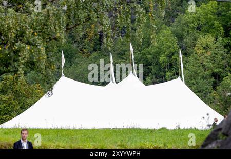 Geiranger, Norwegen. 31 agosto 2024. Geiranger, Norvegia 3108-2024 Weddingtent presso l'Union Hotel di Geiranger credito: Albert Nieboer Paesi Bassi OUT Point de Vue OUT/dpa/Alamy Live News Foto Stock