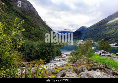 Geiranger, Norwegen. 31 agosto 2024. Geiranger, Norvegia 3108-2024 Geiranger Fjord credito: Albert Nieboer Paesi Bassi OUT Point de Vue OUT/dpa/Alamy Live News Foto Stock