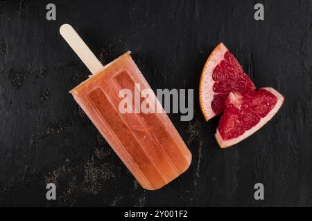 Alcune papaveri di pompelmo appena fatti (con frutta fresca, focalizzazione selettiva) Foto Stock