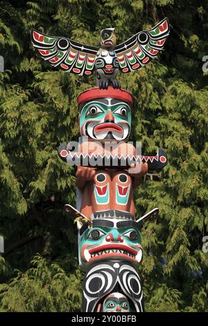 Totem pole nello Stanley Park a Vancouver Canada Foto Stock