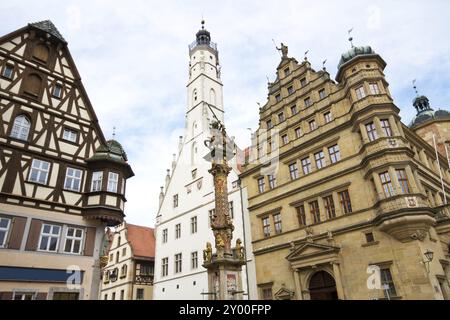 Municipio con torre Roederturm a Rothenburg ob der Tauber Foto Stock