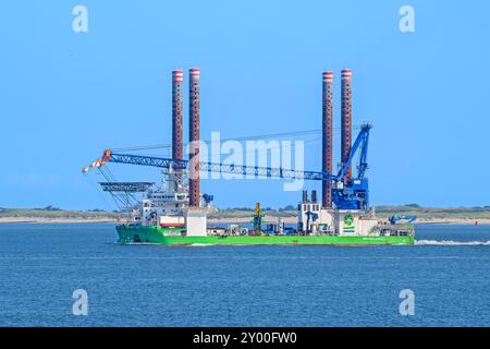 Nave danese A2SEA A/S Sea Challenger di Dong Energy per la costruzione di turbine eoliche in parchi eolici offshore in mare Foto Stock