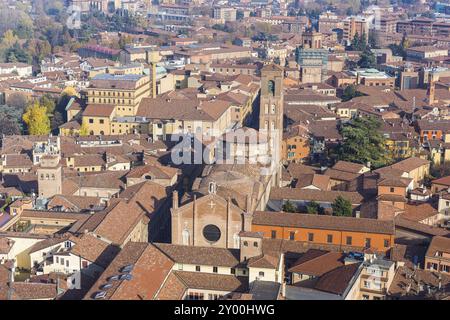 Vista panoramica dalla Torre degli Asinelli, sul centro storico di Bologna Foto Stock