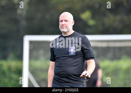 Landore, Swansea, Galles. 31 agosto 2024. L'arbitro David Trevaskus durante il match Under 18 Professional Development League tra Swansea City e Coventry City al JOMA High Performance Centre di Landore, Swansea, Galles, Regno Unito, il 31 agosto 2024. Crediti: Duncan Thomas/Majestic Media/Alamy Live News. Foto Stock