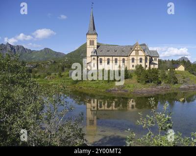 Da Wikipedia: VAGAN Church (norvegese: VAGAN kirke, a volte chiamata anche Lofoten Cathedral) è una chiesa parrocchiale del comune di Vagan nel Nord Foto Stock