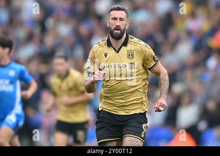 Peterborough, 31 agosto 2024. Ollie Palmer (9 Wrexham) va avanti durante la partita Sky Bet League 1 tra Peterborough e Wrexham a London Road, Peterborough, sabato 31 agosto 2024. (Foto: Kevin Hodgson | mi News) crediti: MI News & Sport /Alamy Live News Foto Stock