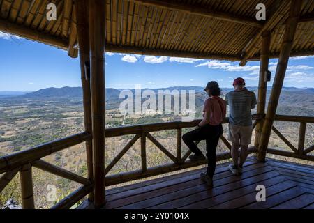 Piattaforma di osservazione Mirador Nacaome, Parco Nazionale barra Honda, Costa Rica, America centrale Foto Stock