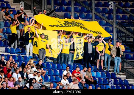 HEERENVEEN, Paesi Bassi. 31 agosto 2024. Calcio, Abe Lenstra Stadium, Dutch eredivisie, stagione 2024/2025, durante la partita Heerenveen - NAC, tifosi del NAC Breda crediti: Pro Shots/Alamy Live News Foto Stock