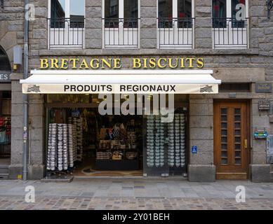 Saint Malo, Francia - 20 luglio 2024: Bretagne Biscuits a Saint Malo è un rinomato stabilimento specializzato nella produzione di bretoni tradizionali c Foto Stock