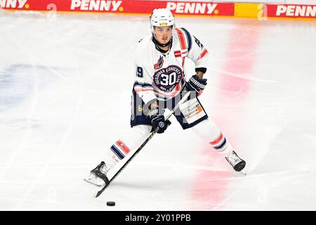 Eishockey DEL 24/25: Timocom NRW-Cup Krefeld Pinguine vs Iserlohn Roosters AM 31.8.2024 in der Yayla Arena a Krefeld Iserlohns Jake Virtanen (Nr.19) foto: Osnapix Foto Stock