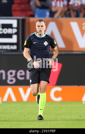 Tilburg, Paesi Bassi. 31 agosto 2024. TILBURG, PAESI BASSI - AGOSTO 31: Assistente arbitro Rogier Honig durante la partita Ere Divisie tra Willem II e Sparta Rotterdam al Koning Willem II stadion il 31 agosto 2024 a Tilburg, Paesi Bassi. (Foto di Peter Lous/Orange Pictures) credito: dpa/Alamy Live News Foto Stock