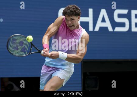 Ben Shelton degli Stati Uniti durante il torneo di tennis del grande Slam degli US Open 2024, il 30 agosto 2024 all'USTA Billie Jean King National Tennis Center di Queens, New York, Stati Uniti Foto Stock