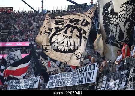 Francoforte, Germania. 31 agosto 2024. Fussball 1. Bundesliga 2. Spieltag Eintracht Frankfurt - TSG 1899 Hoffenheim am 31.08.2024 im Deutsche Bank Park di Francoforte le normative Frankfurter Fanblock DFL vietano qualsiasi uso di fotografie come sequenze di immagini e/o quasi-video. Foto: Revierfoto credito: ddp media GmbH/Alamy Live News Foto Stock