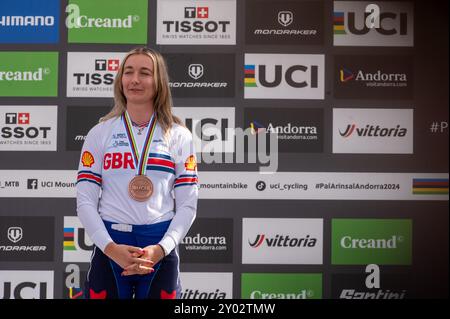 PAL Arinsal, Andorra : agosto 30 2024 : Tahnee Seagrave di GRAN BRETAGNA sul podio dei Campionati Mondiali UCI Mountain Bike donne Downhill e. Foto Stock